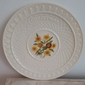 Limited Edition1987 Beleek, Inula Salicina Irish Fleabane